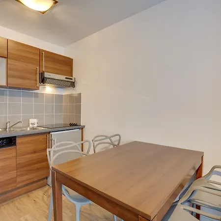 阿祖雷公寓酒店 3*