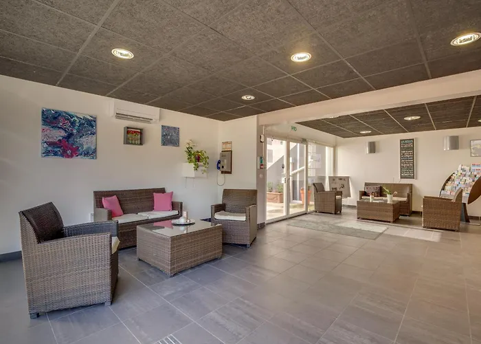 ريزيدنس أزوريا