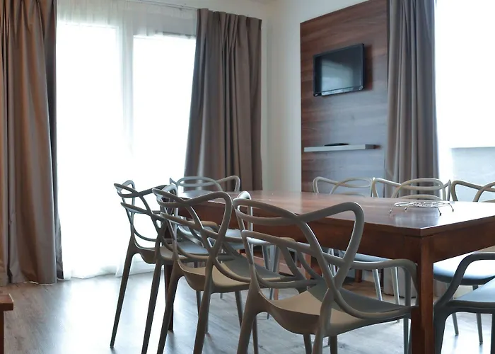Azurea Aparthotel 3*