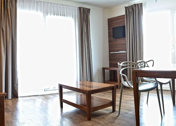 Azurea Aparthotel 3*