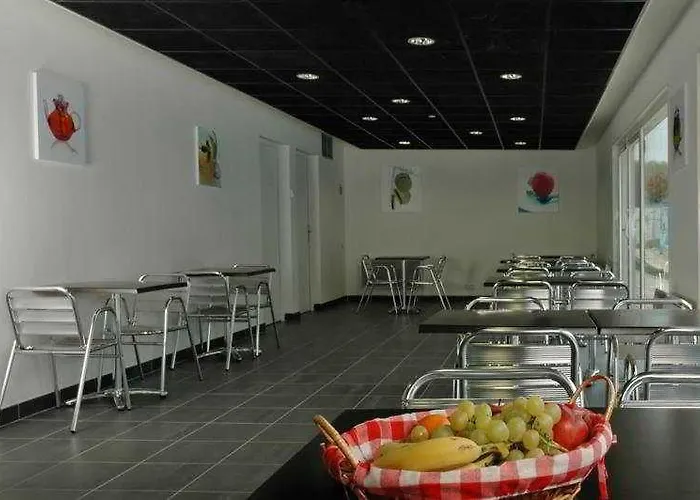 ريزيدنس أزوريا إيكس ليه با